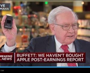 Warren Buffett, sute de milioane de actiuni Apple, un Samsung si nicio contradictie